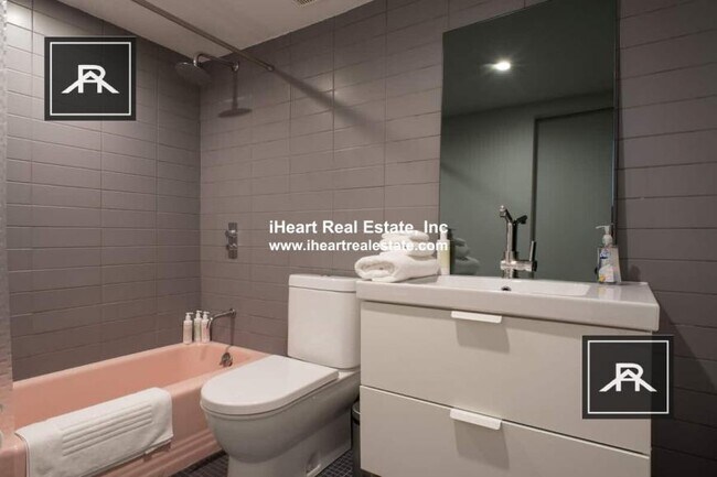 Foto del edificio - 2 bedroom in Brighton MA 02135