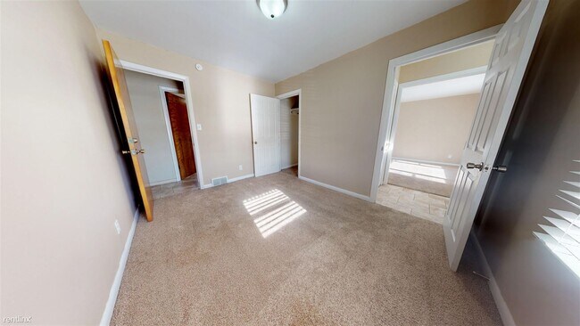 Foto del edificio - 3 br, 1 bath House - 220 E Arikara Ave