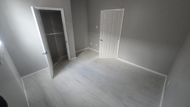 Building Photo - 386 Park Ave