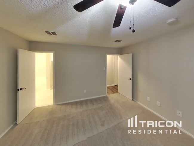 Building Photo - 1497 Madison Dr