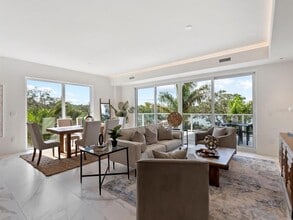 Building Photo - 1020 Sunset Point Rd