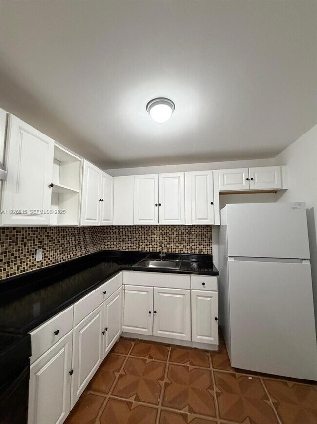 Foto del edificio - 15205 NE 6th Ave