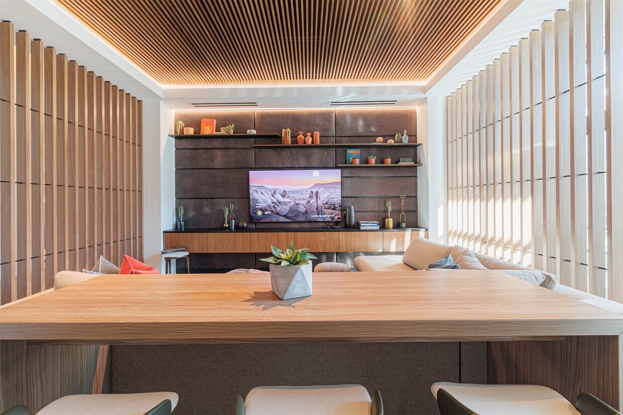 Foto principal - 10505 Deerwood Rd