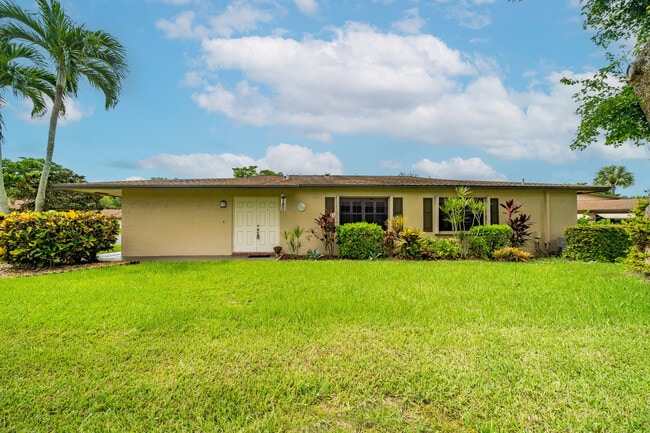Building Photo - 1651 Palmland Dr