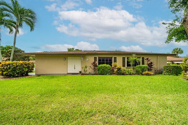 Foto del edificio - 1651 Palmland Dr