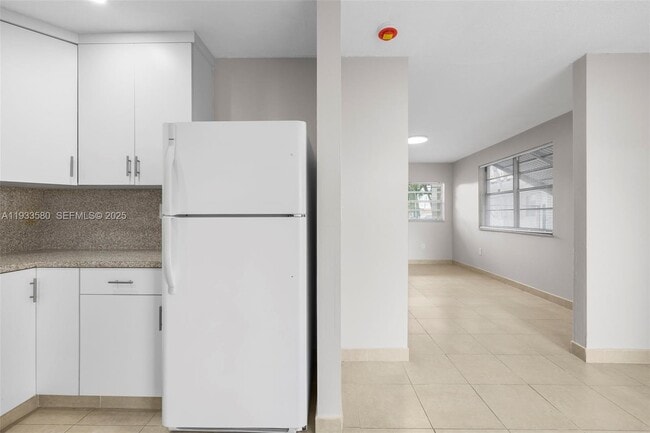 Foto del edificio - 85 W 24th St