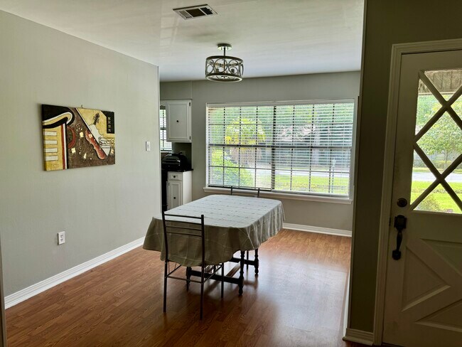 Building Photo - 7725 Mamalu Pl