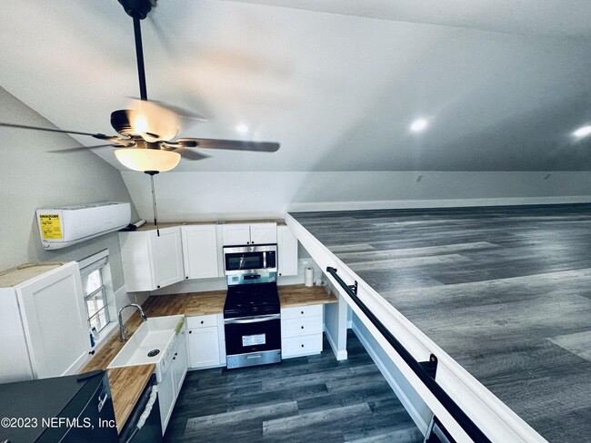 Foto del edificio - 7285 Sun Ln