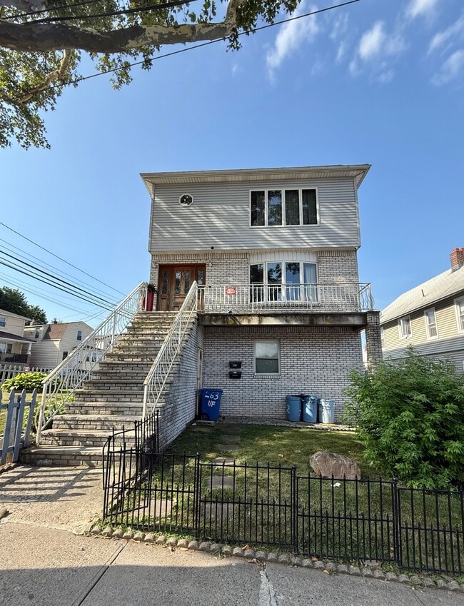 Building Photo - 67 Patterson St