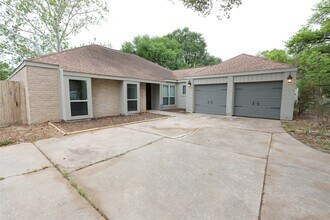 Building Photo - 15911 Haven Hills Dr