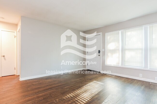 Foto del edificio - 6835 Askew Ave