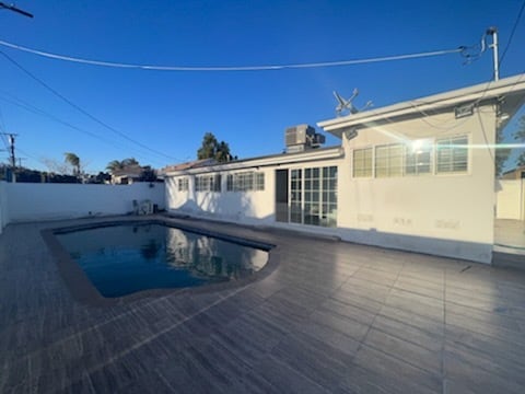 Primary Photo - 9557 Dorrington Ave
