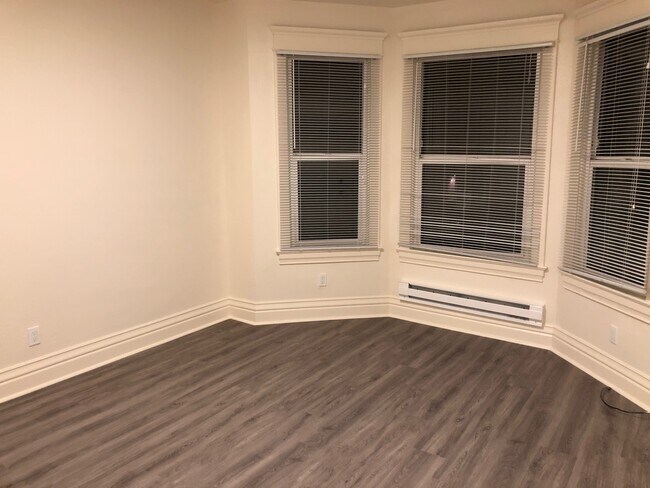 Foto del edificio - 4123 Whitman Ave N