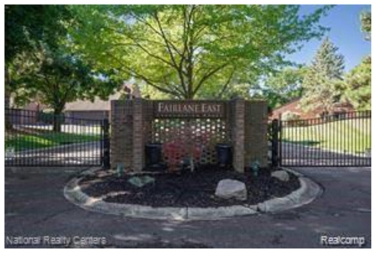 4 Kimberly Ln Unit NA, Dearborn, MI 48120 Condo for Rent in Dearborn, MI