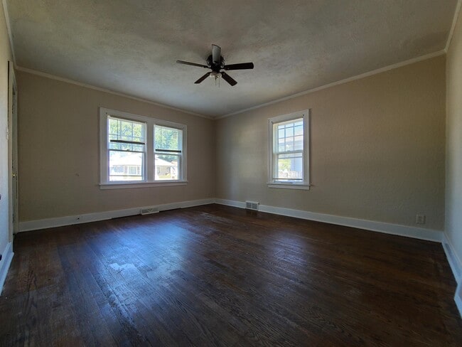 Building Photo - 742 S 26th St