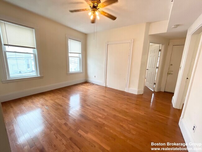 Foto del edificio - 45 Crescent Ave