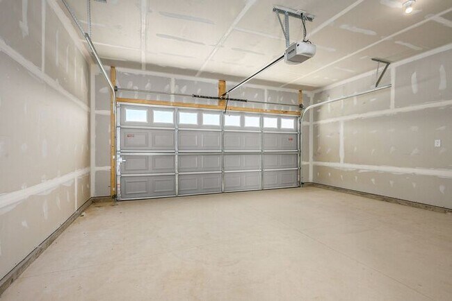 Building Photo - 1637 Kennedy