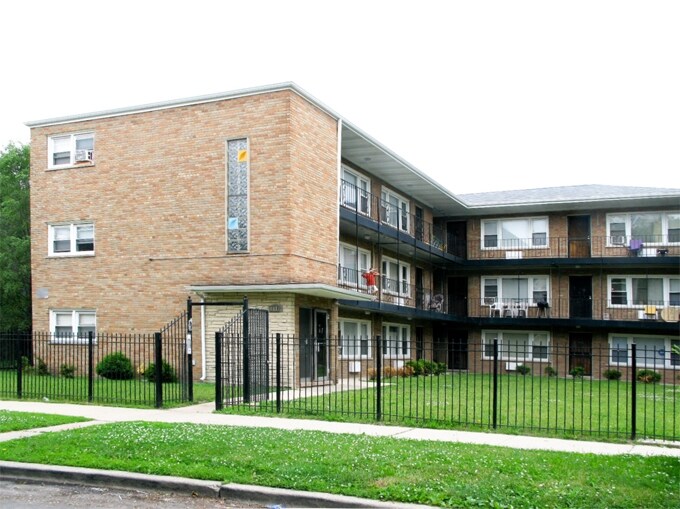 Primary Photo - 6449 S Langley Ave