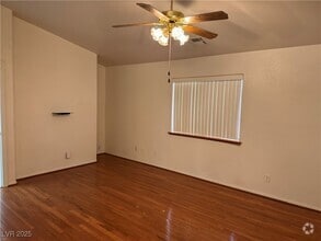 Building Photo - 1841 S Vineyard Dr W