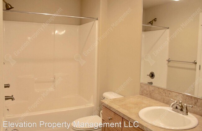 Building Photo - 3 br, 2.5 bath House - 20279 Schaeffer Dr