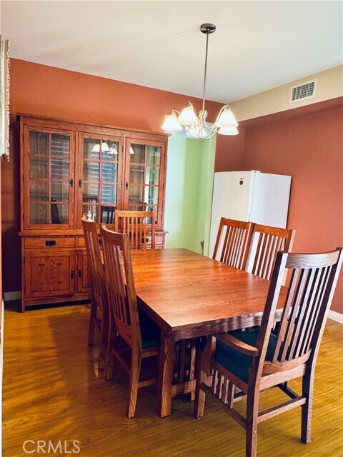 Foto del edificio - 14045 Santa Barbara St