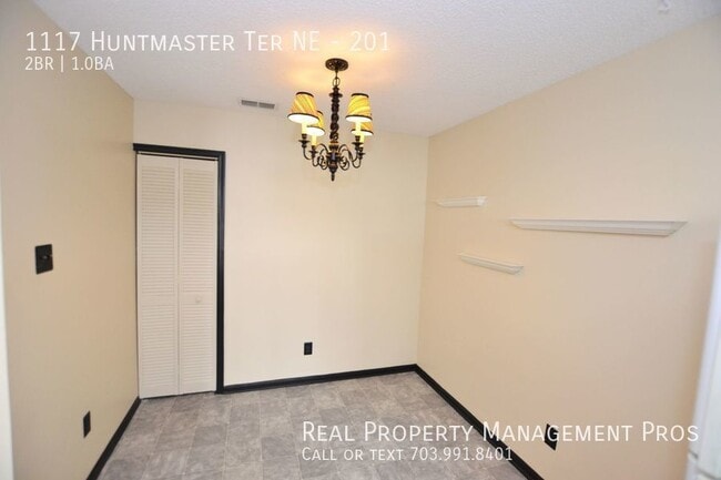 Building Photo - 1117 Huntmaster Terrace NE