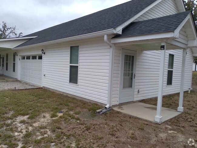Private entry - 1284 Mackey Scott Rd