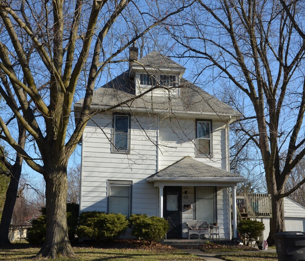 715 Watrous Ave, Des Moines, IA 50315 Townhome Rentals in Des Moines IA