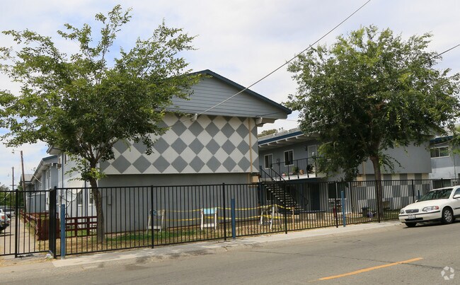 Foto del edificio - Johnston Park Apartments