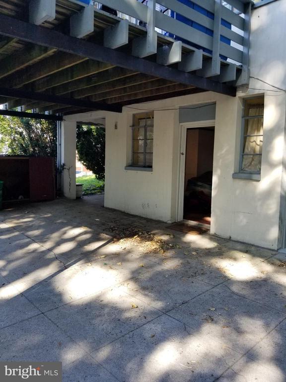 Building Photo - 1500 Mineral Spring Rd