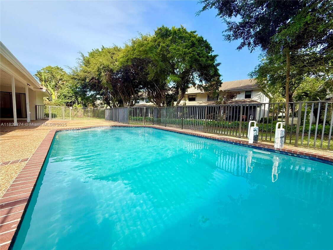 Foto principal - 9788 NW 3rd Manor