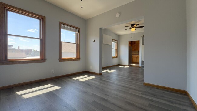 Building Photo - 3340 S Parnell Ave