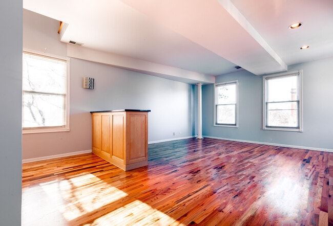 Building Photo - 1645 N Ashland Ave