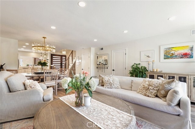 Foto del edificio - 2425 Vista Hogar