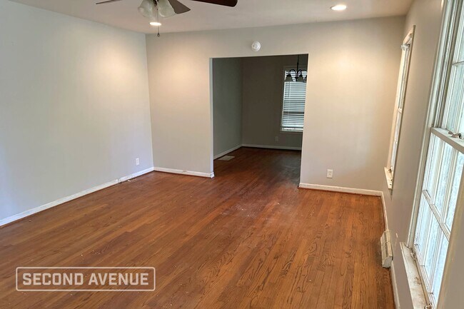 Foto del edificio - 617 Rollingwood Rd