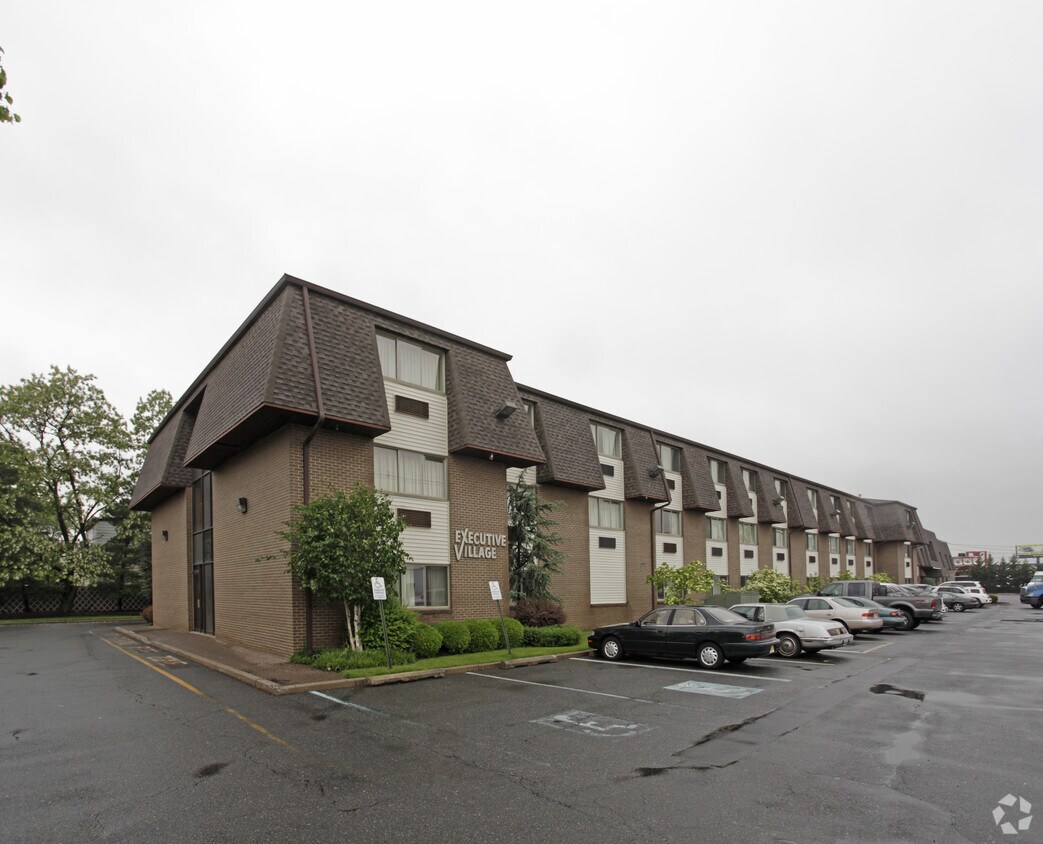 Primary Photo - Executive Village