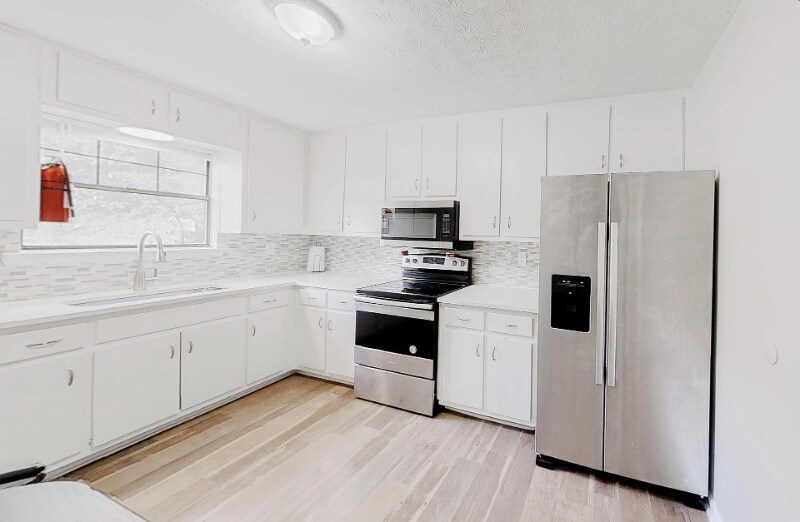 Primary Photo - 2371 Rockdale Dr