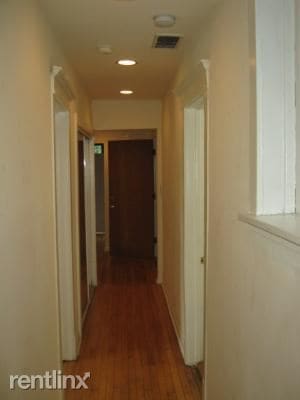 Building Photo - 5116 N Kenmore Ave