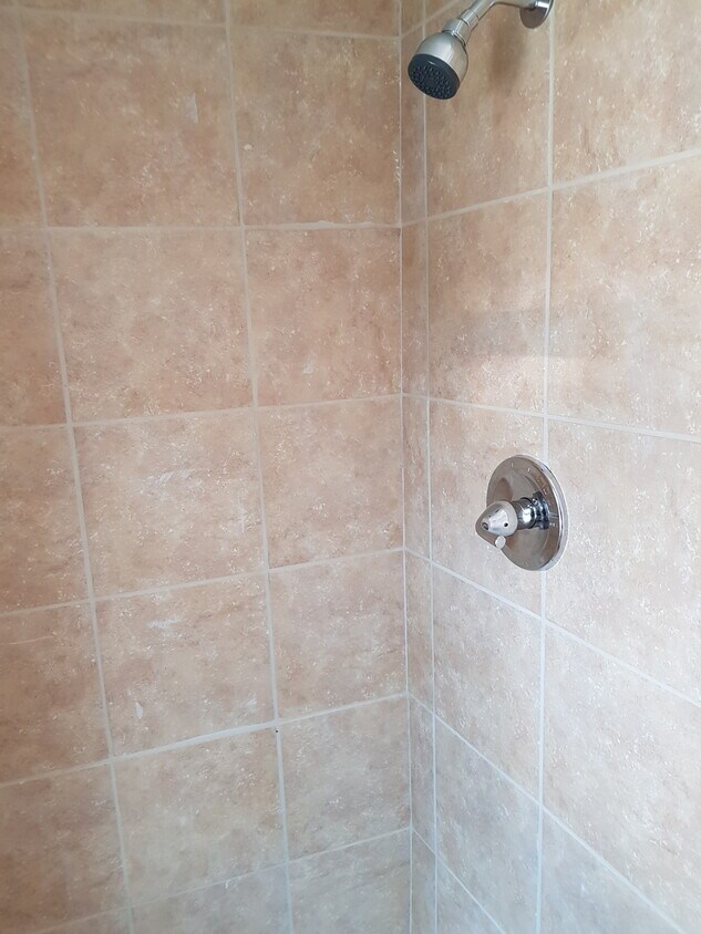Foto del edificio - 405 E Cypress St