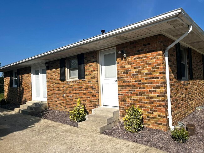 Building Photo - 4933 Richmond Dr