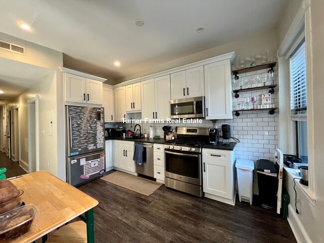 Building Photo - 1520 Tremont St