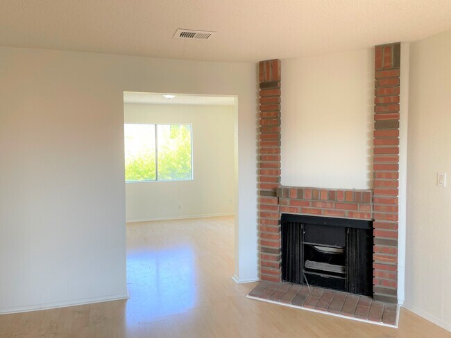Living Room - 11052 Lower Azusa Rd