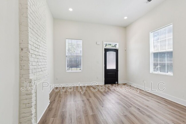 Foto del edificio - 2022 Bienville St