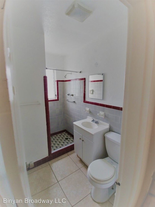 Building Photo - 3300 Broadway