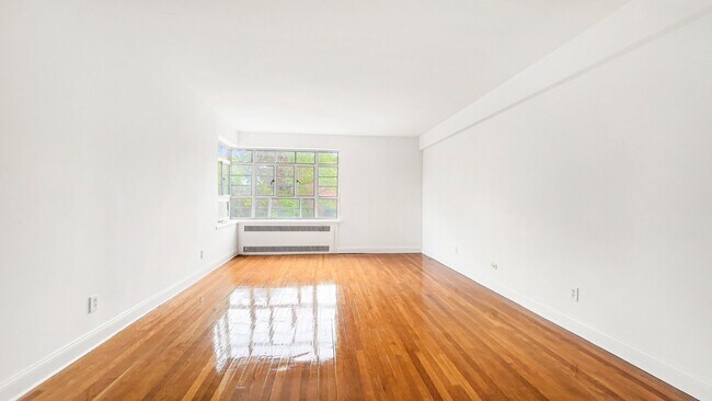 Foto del edificio - The Leslie — A Private Garden Enclave for the Modern New Yorker