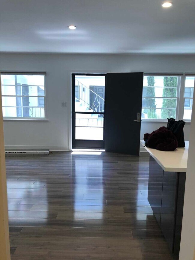 Foto del edificio - 615 Ocean Ave