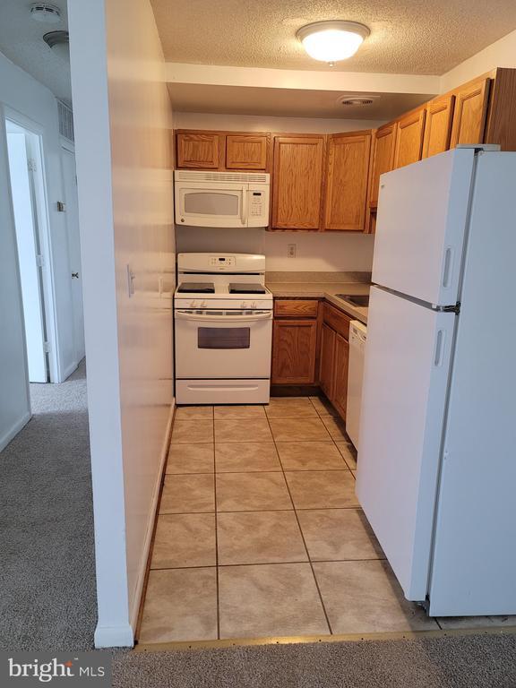 Building Photo - 625 Chesapeake St SE