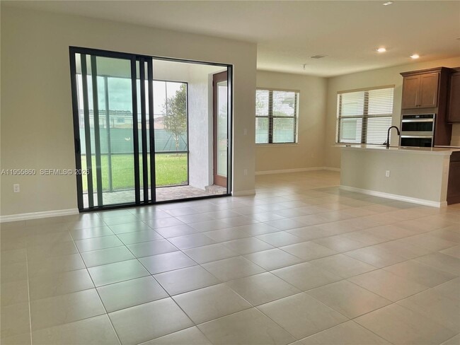 Foto del edificio - 4490 Gramercy Dr