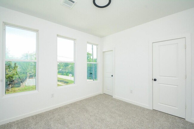 Foto del edificio - 4358 Clover St