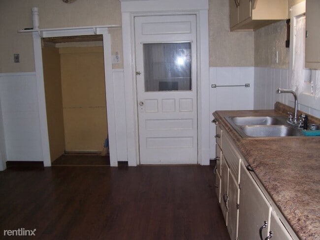 Building Photo - 2 br, 1 bath House - 308 1/2 bryant st.